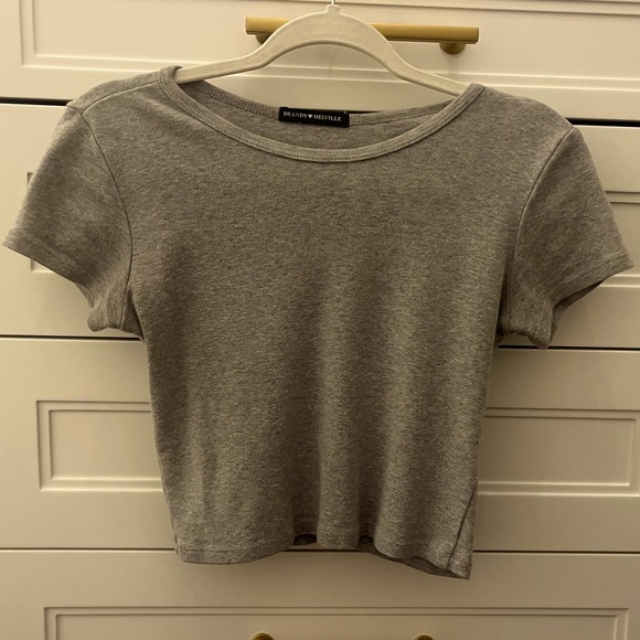 Brandy Melville Ashlyn Tee - Picture 2 of 2